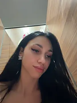 Ilariea_girl - I show my tits