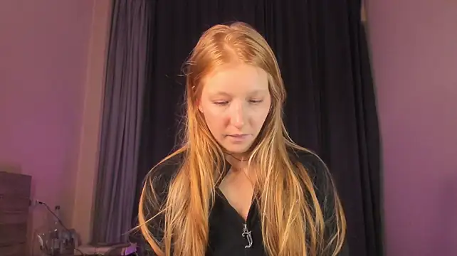 FoxieKiss - Play hard nipples