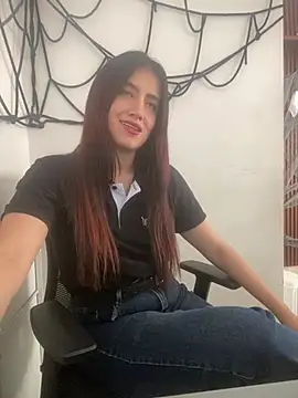 BrunnetAri_ - 🔥SHOWING YOUR BOOBS AT THE OFFICE😈