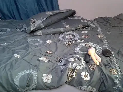 PetiteSassyy - Squirt show