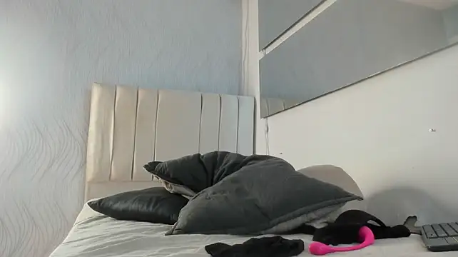 Emily_gaviria1 - BYE PANTIE AND HI OIL