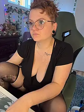 CurvesNChaos - Outfit switch last tip picks lingerie🎀