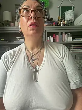 Dieseldame1313 - Hey guys topless dance