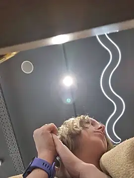 Public_Katrisha - Flash boobs