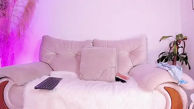 Alexa_dolce - Take My Bra Off 🍒