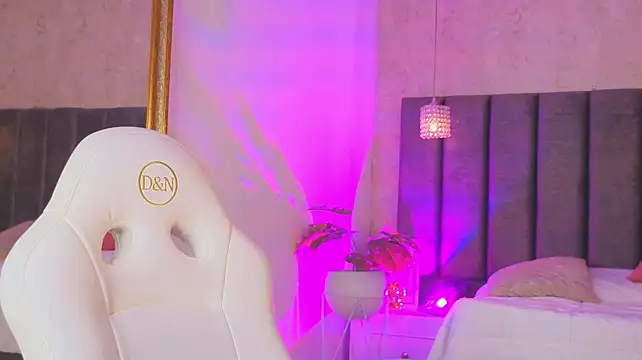 AlessiaLondon - Shake big Ass + 5 Hard Spank Ass
