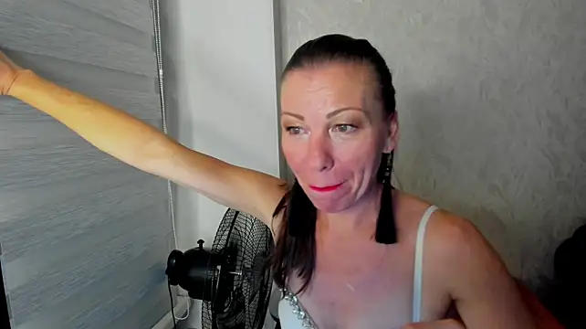 Pure_elena - Make my niples hard