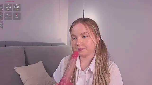 Friendlymolly - Flash my BOOBIES! 🤩