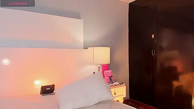 Emily_robertss1 - full naked x ride dildo