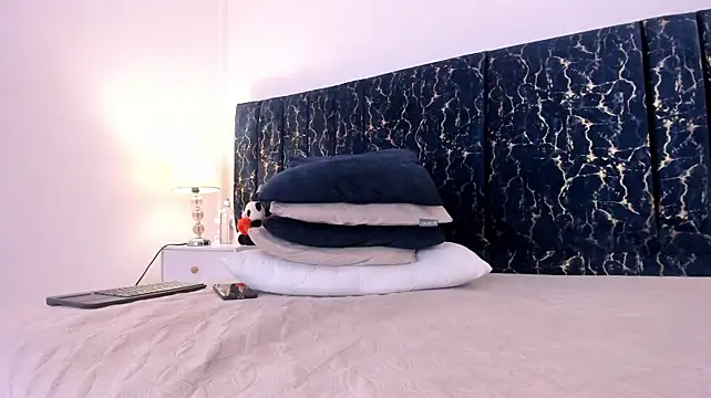 Katte_landerr - spank my butt