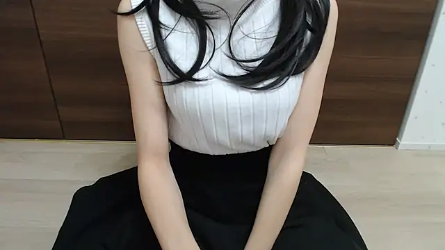 Yayoi_jp - 谷間ちらり💓💓