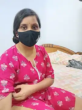 Your___Riya - Flash pussy in public 😘🥰🥰