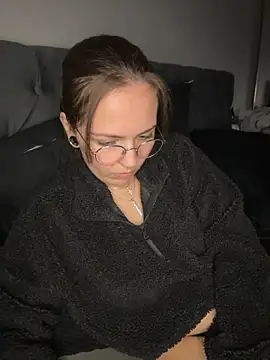 MaryPeach666 - Boobs Out 5min + LT Live Pussy Pic 🔞