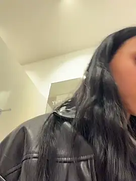 Ilariea_girl - i butt plug and 5 spack on ass
