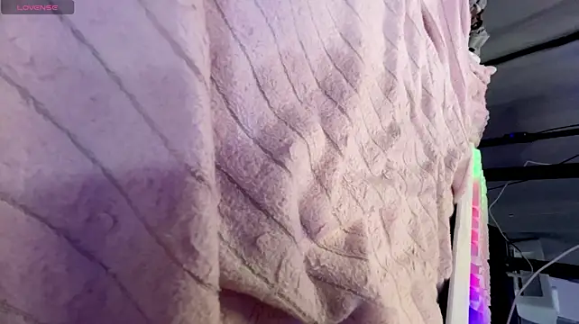 LucyMuur - 3 finger in pussy