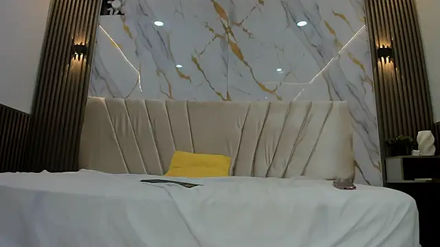 _emily_w - Fuckmachine in pussy