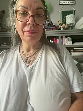 Dieseldame1313 - Hey guys topless dance