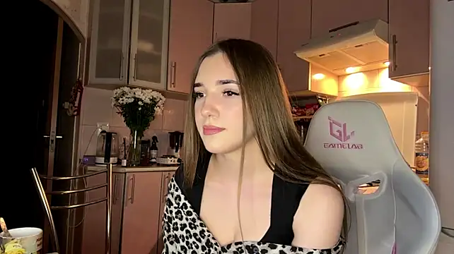 PamelaBurson - Wet pussy play in PM