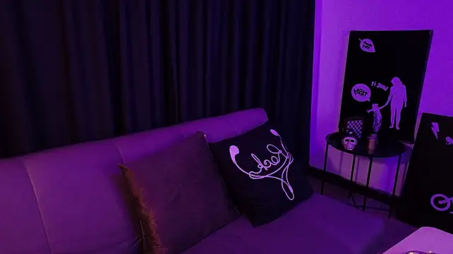 Amimodee - Spank that ass with the paddle