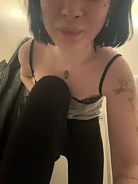 MietteDream - SUPER GOAL Open tits under ShopCAM