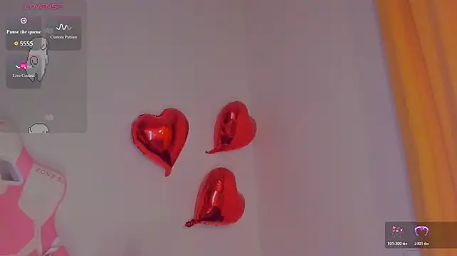 SueNiceeeee - Put BIG DILDO in pussy