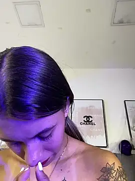 JuliaColemann - Flash perfect boobs 🍒