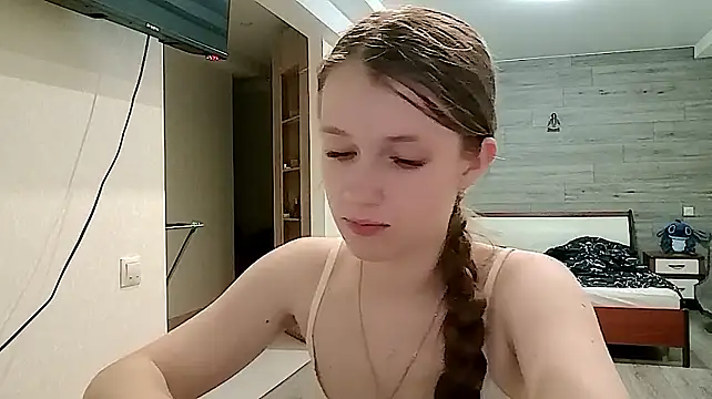 CecilleSollors - Squize my boobs