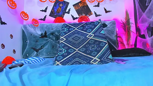 Roxanna_0