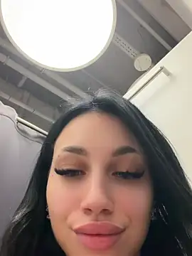 Ilariea_girl - i butt plug and 5 spack on ass