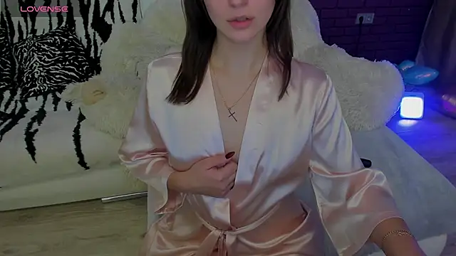 GlowMimi - Topless girl :movingboobs:
