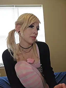 AmethystFoxx - Gape ass with glass plug