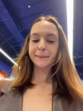 Outdorable - Open curtain w bare tits f 20 seconds🔥