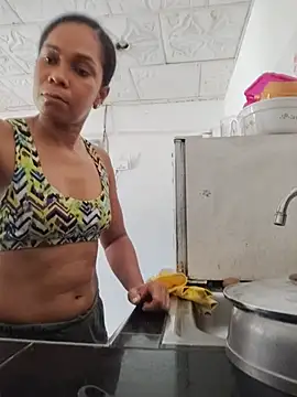 AstridMonroee - Finger fuck my clit