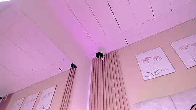 Cherlynnn - show hairy pussy
