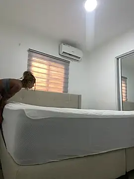 Julixxx22 - dance naked in my room👅