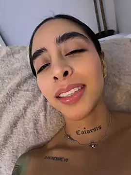 Sophierooy22 - put all the saliva on your face and hair