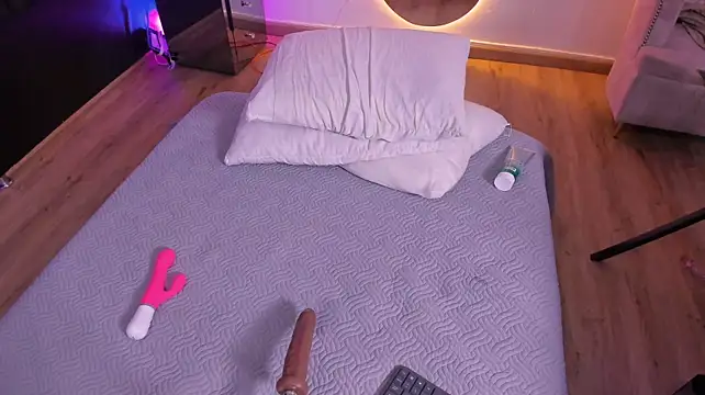 EmmilyElleen - Spit pussy and fuck