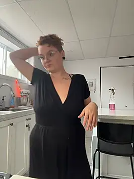 CurvesNChaos - Outfit switch last tip picks lingerie🎀