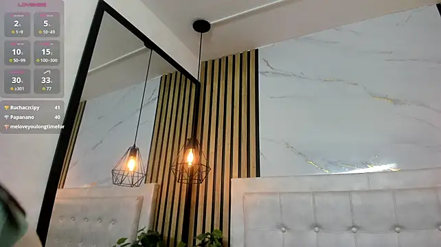 Emilye_evans - SHOW ASS