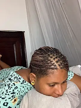 Madelltheebony - Ride my dildo on a glass Stuh