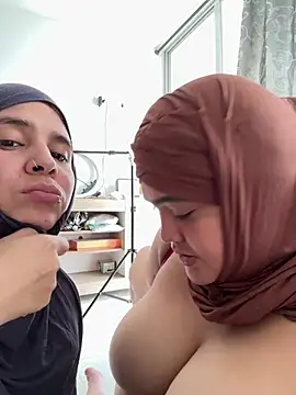 Sweetmuslim01 - feed my naked friend 🥛🥵