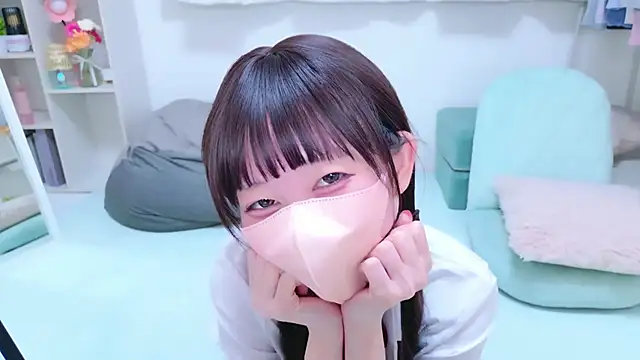 RISE_ch - シャツの前あけてみる🍓