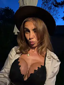 SuuWhite - Stepmom Suu muss nach einem Unfall beim