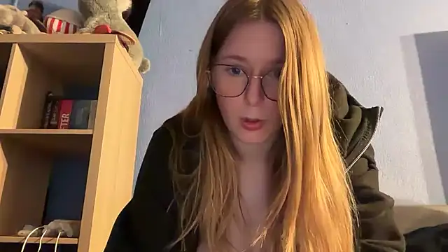 Thepretiestgirlhere - frottage du clitoris 😽