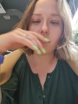 Public_Katrisha - Show my ass