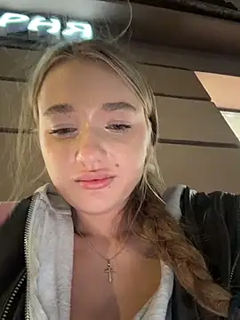 Milaa_sun - droll on tits behind driver TAXI 🚕