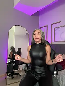 _Nicoletteshea_ - open legs & rub domi on my pussy