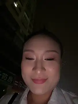 Xingchen-002 - 戶外露天自慰潮噴⋯⋯