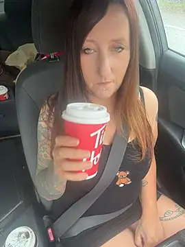XoTatianaXo - TRIMMED PUSSY REVEAL!!!!🐱