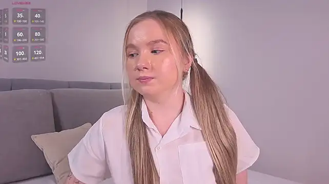 Friendlymolly - add oil to boobs✨